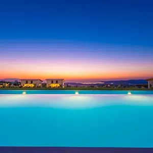 https://mint-retreat-suites-adults-only.hotelschalkidiki.net